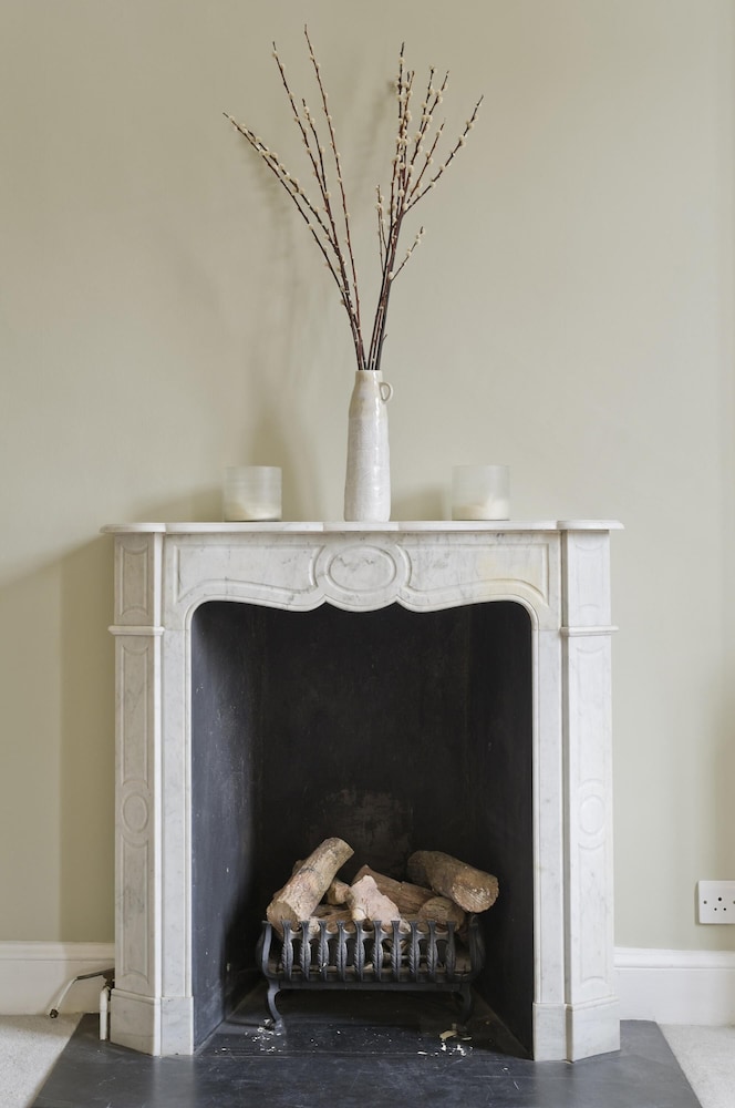 Fabulous 3 Bed Flat Chelsea