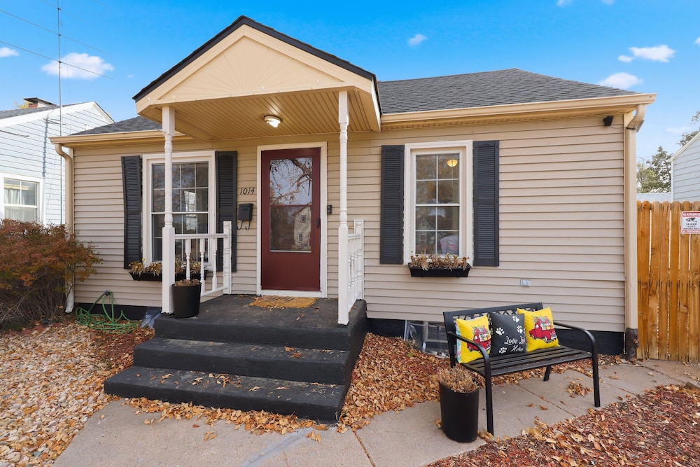Cozy & Modern 3-bed Bungalow In Heart Of Greeley 3 Bedroom Bungalow