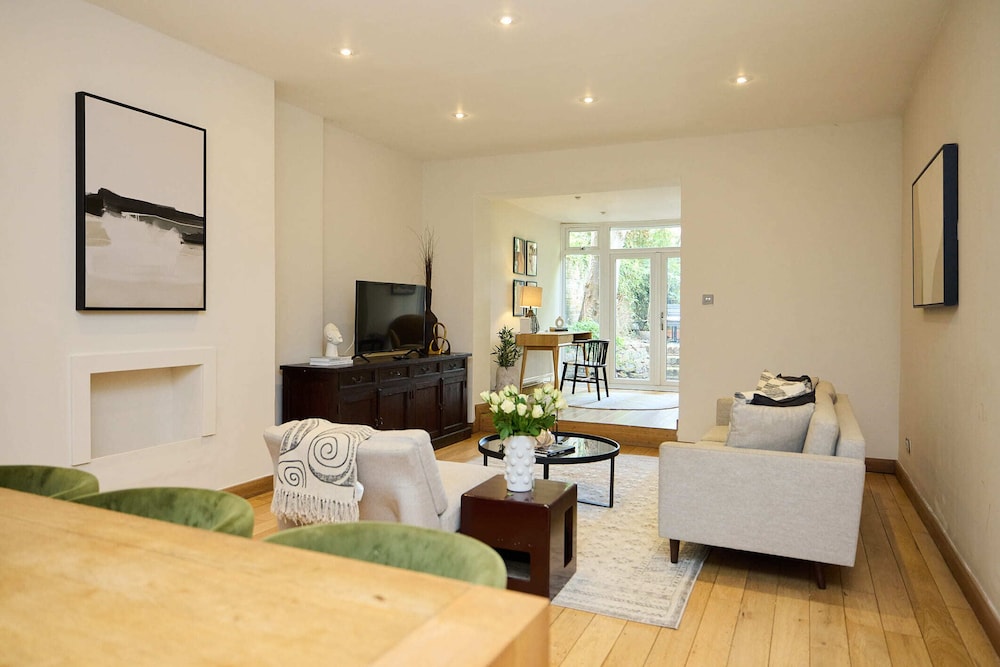 Kensington Garden Flat with Office