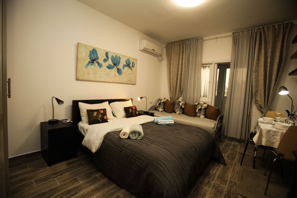 Elena Apartments