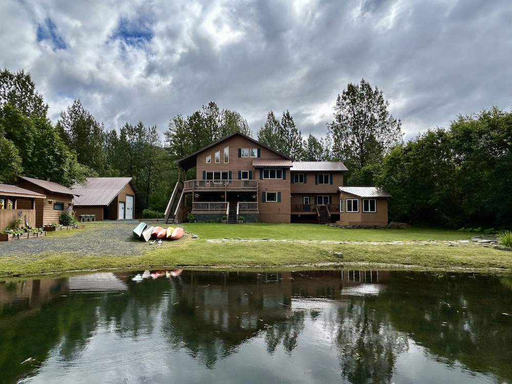 Bear Lake Lodgings Bed & Breakfast