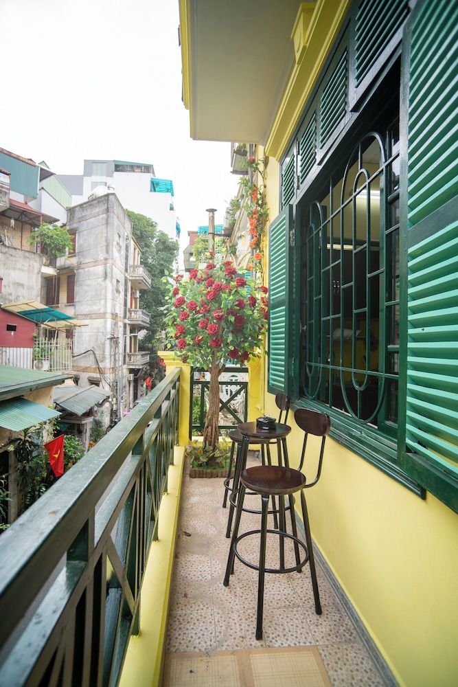 CozyPosy Premier Apartment