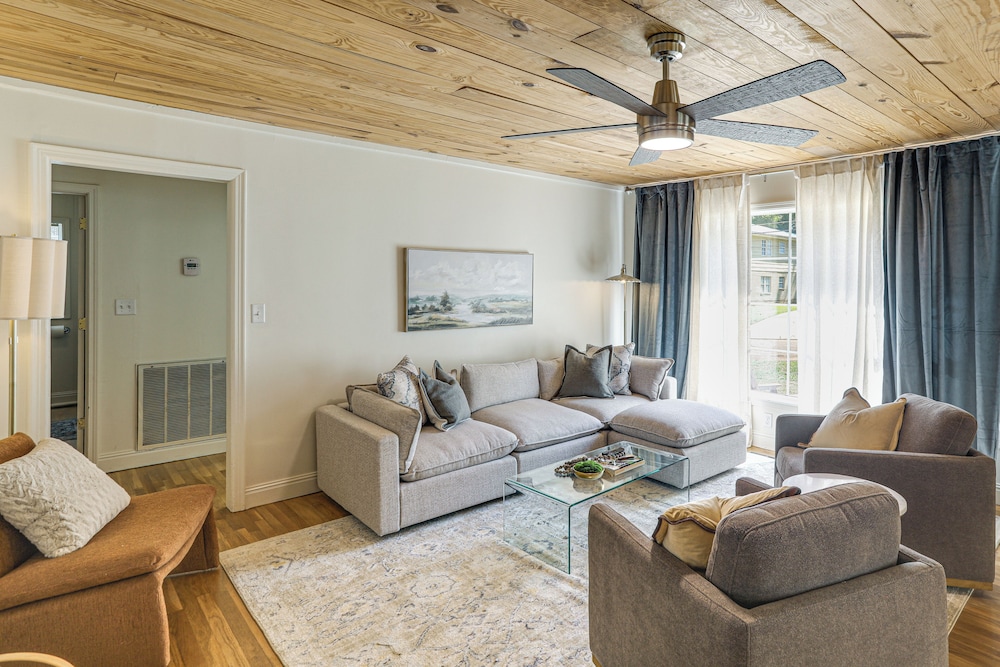 Walk to Ole Miss! Updated Home Near Oxford Square