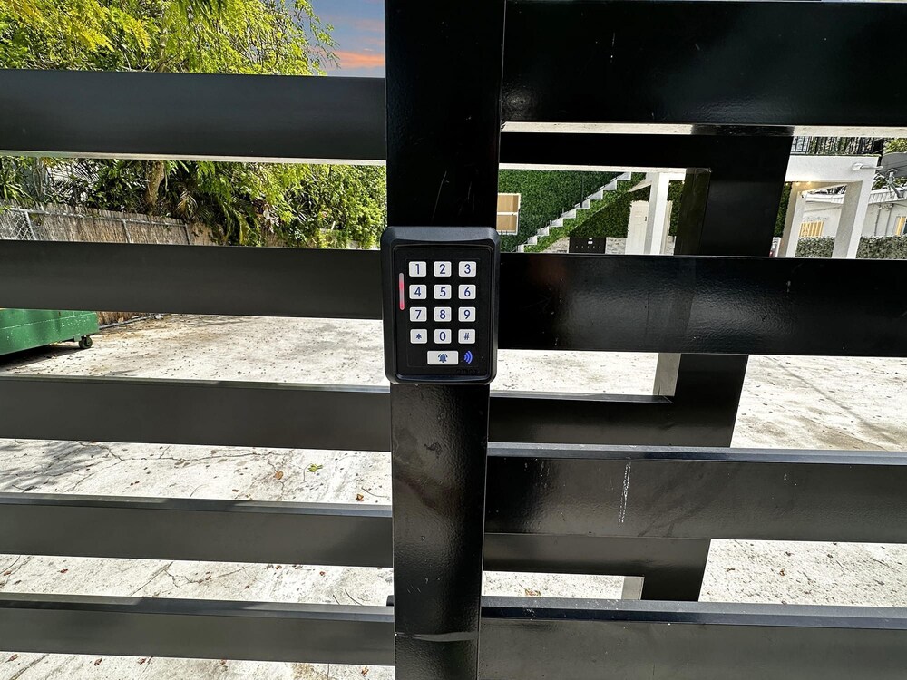 Vacay Spot Wynwood Deco 2 Kitchens BBQ Patio Vibes