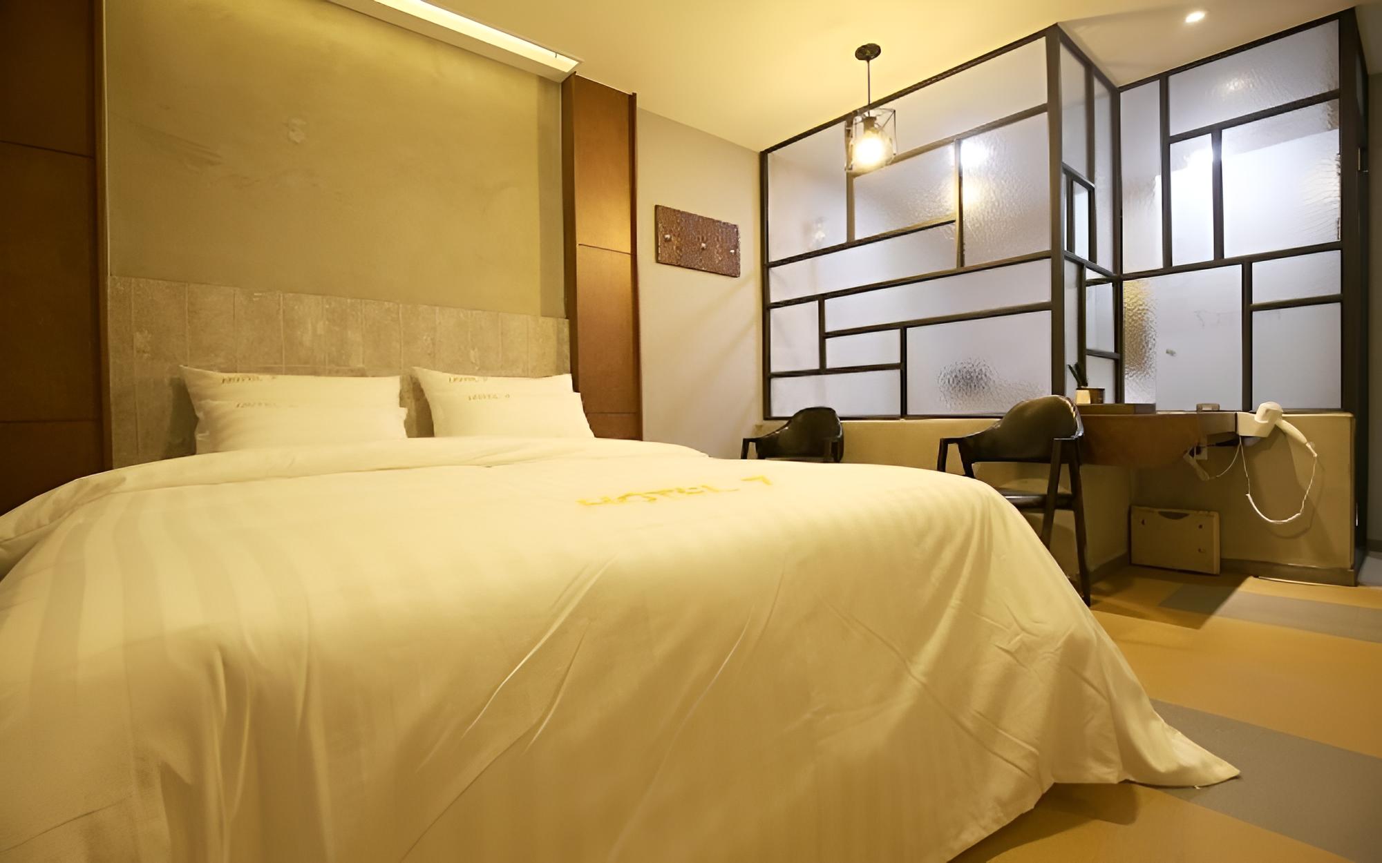 Cheongju Hotel 7 view 4