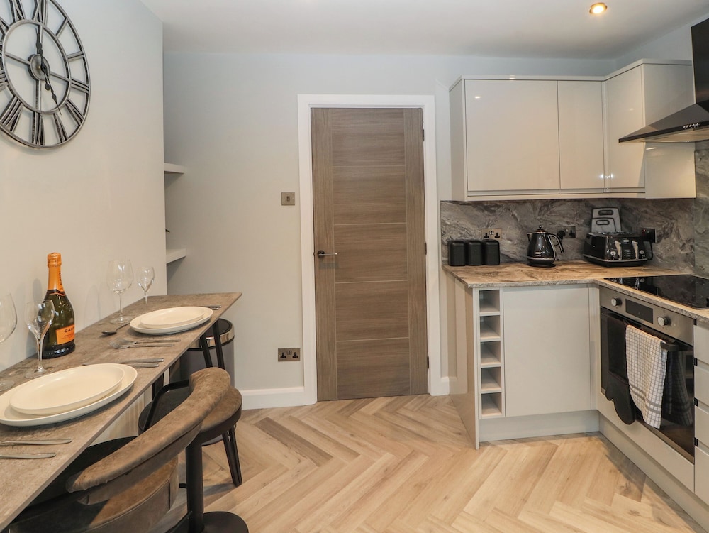 12 Merefell Road