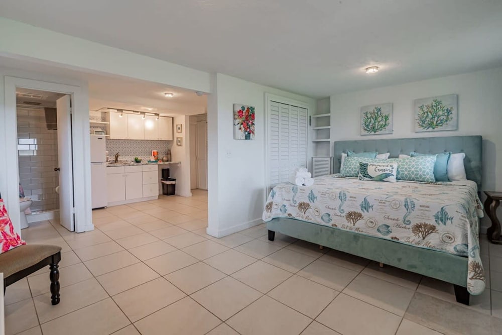 Pelican Beach Private Ocean Front Beach House- Sleeps 10 Bring Your Surf Boards