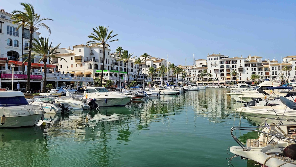 Luxury Apartment - Sea, Mountain, Golf - La Duquesa Manilva