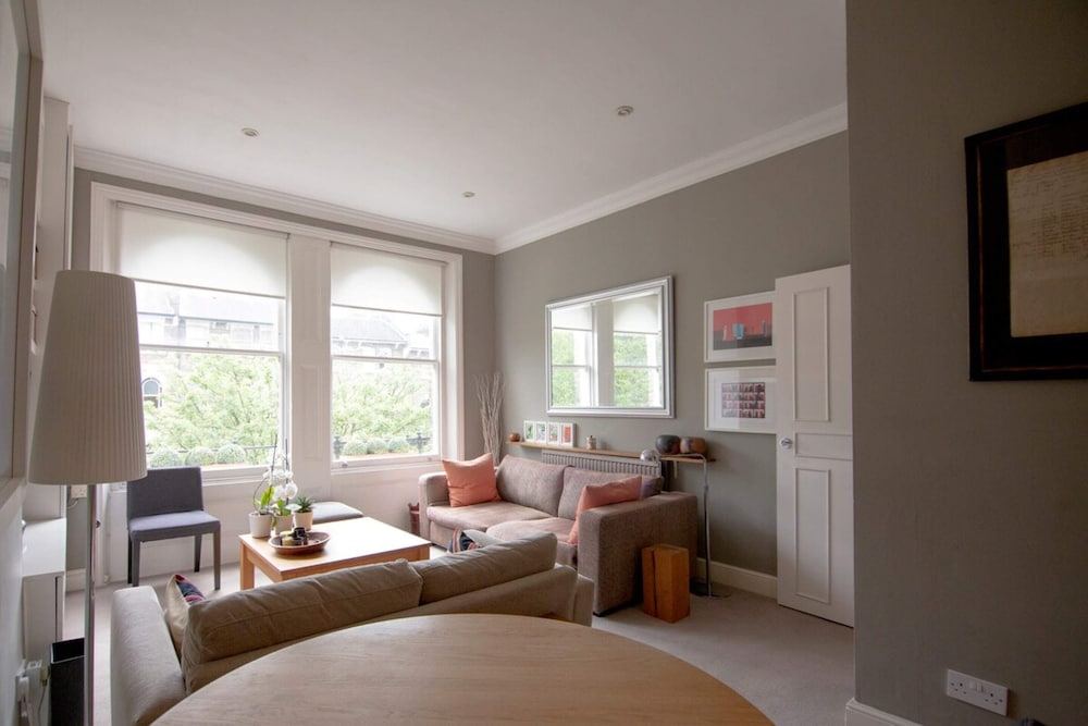 Wonderful 2 Bedroom in Quiet Area near Camden Square