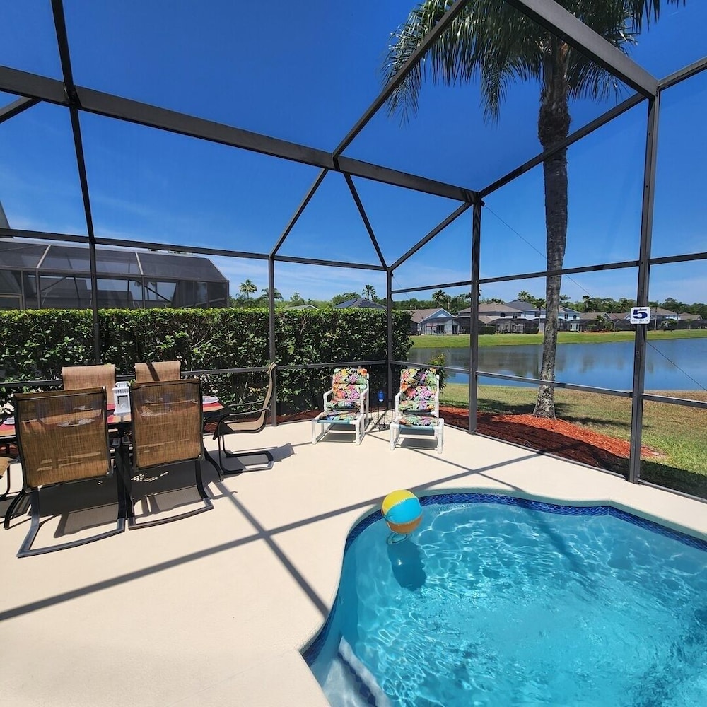 LKB4705AW 4 Bedroom villa in Lake Berkley 4 Home