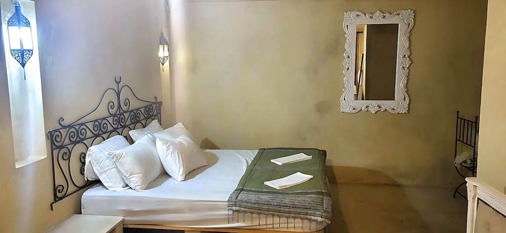 Al Madina Hotel