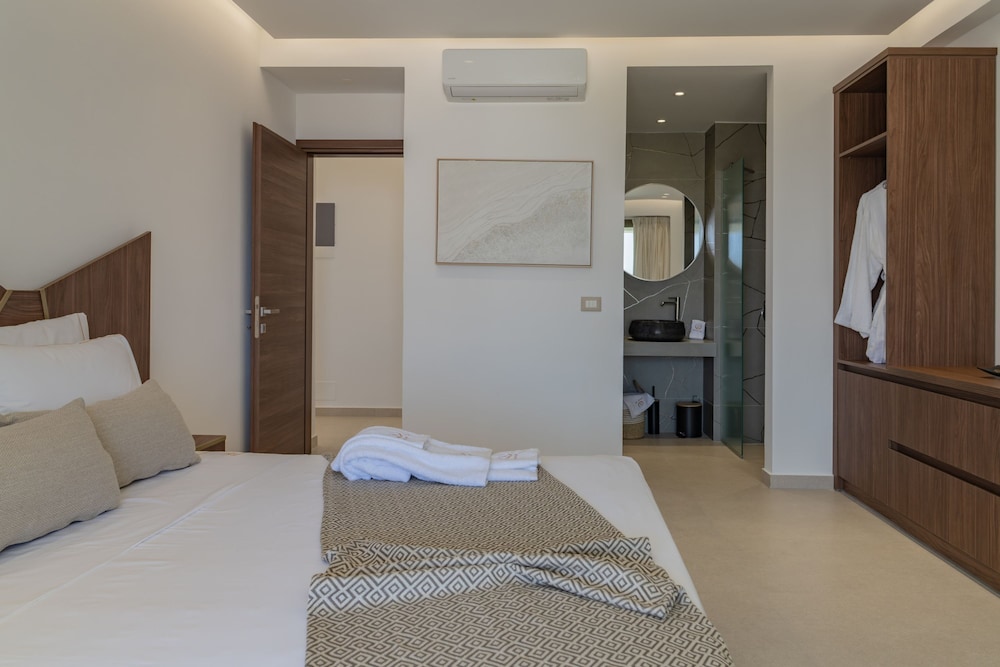 Luxurious Villa Selestine - With Private Pool