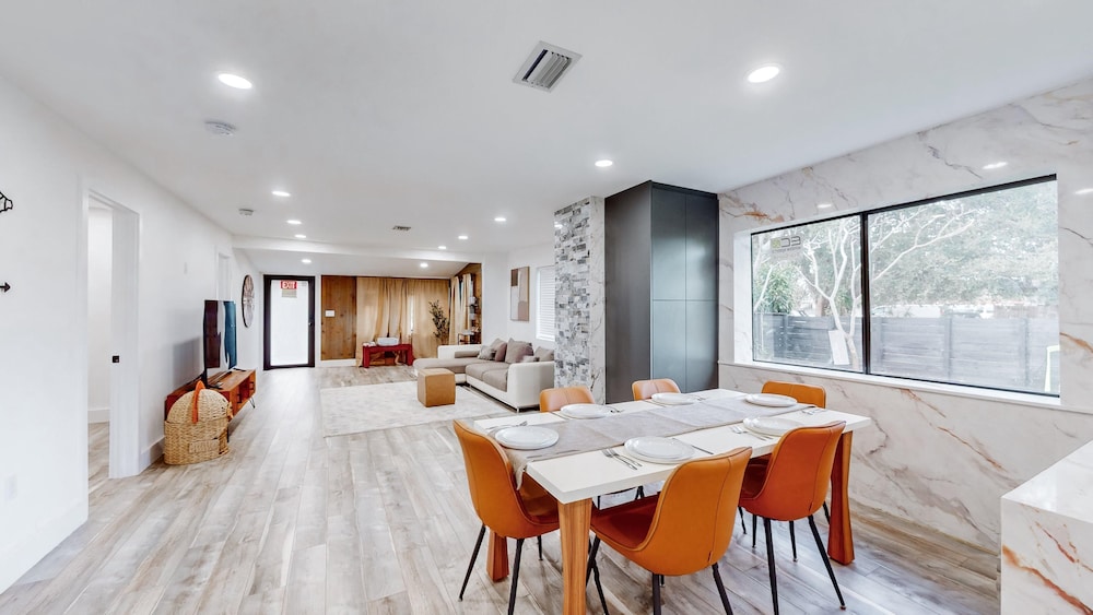 Casa Nirvana 4BR Home With Private Pool