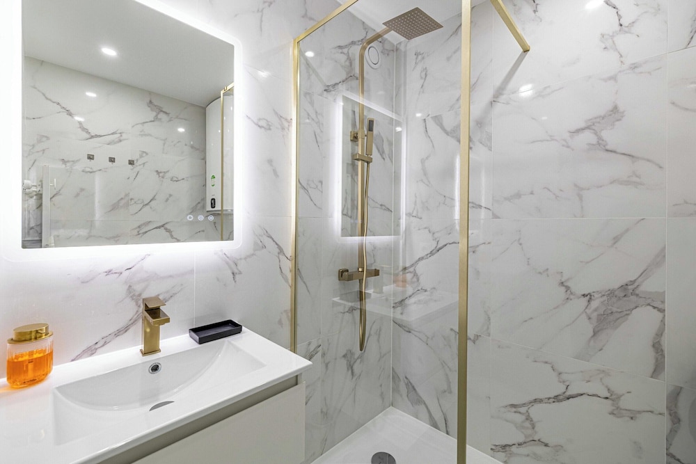 Elegant apt With Balcony Near the Beaches - Cannes