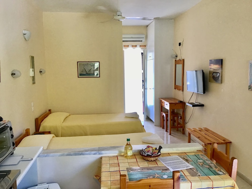 Almyra Apartments & Studios