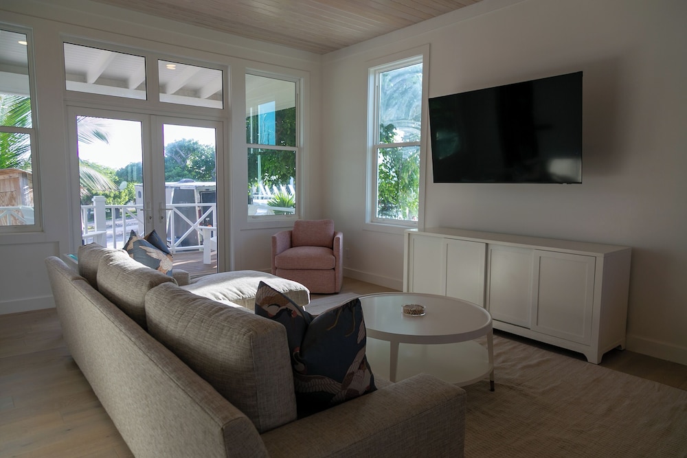 Kalopsia Seaside Villas & Marina