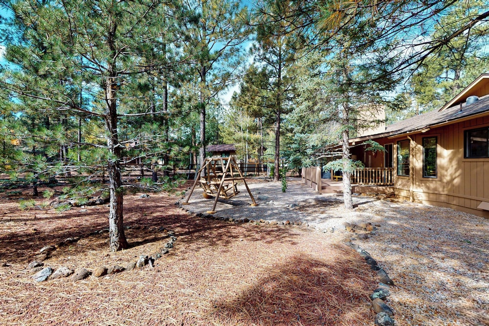 3BR Home Close to Golf, Trails, Lake, & Ski Resort
