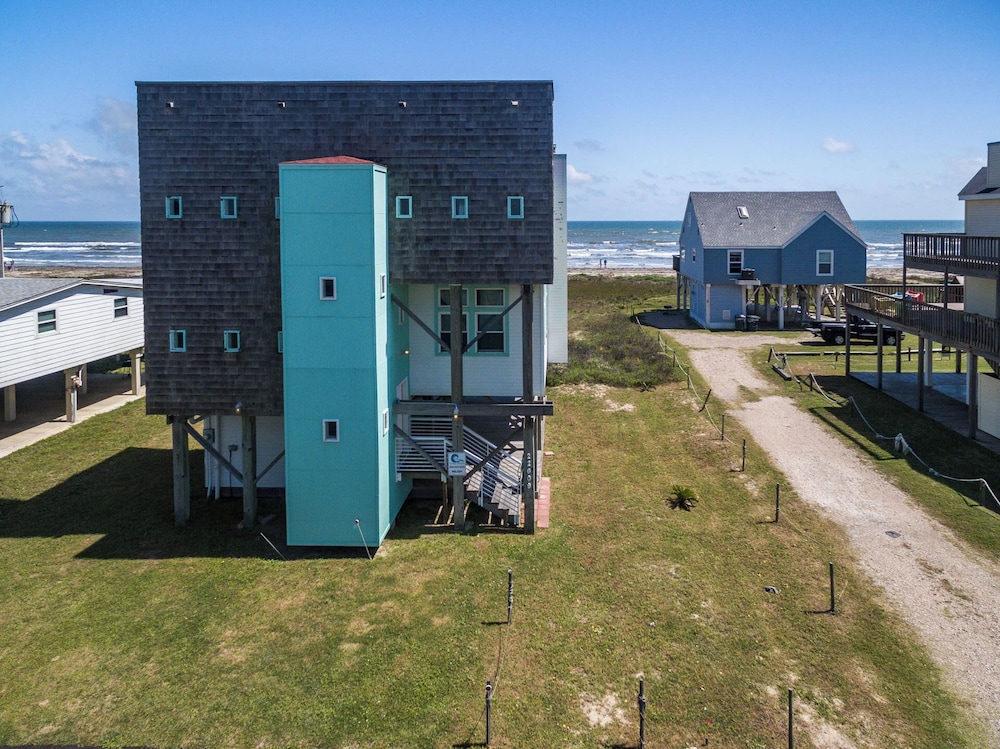Beachfront Melody by Ryson Vacation Rentals
