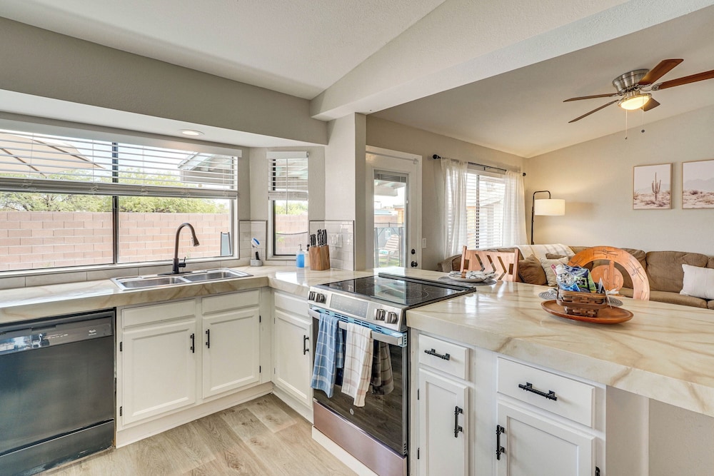 6 Mi to Dtwn: Tucson Gem w/ Outdoor Oasis!