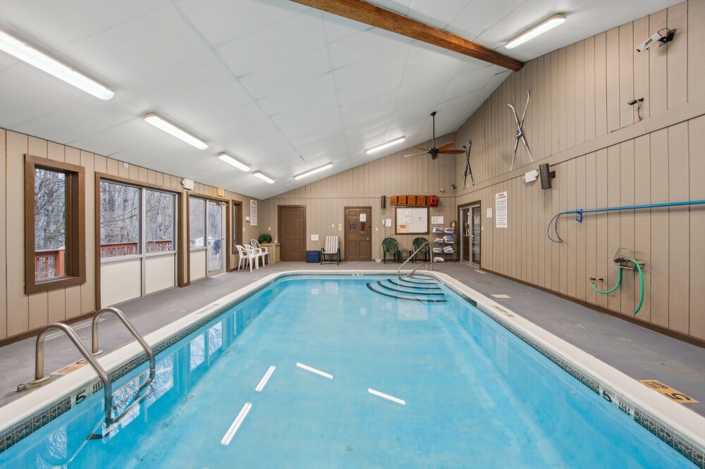 Peaceful Valley 72i - A Cozy Mountain Retreat 2 Bedroom Townhouse by The Summit at Gore Mountain