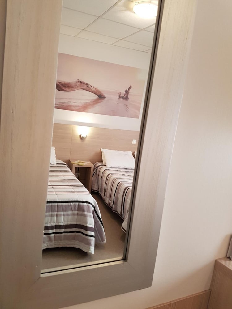 Rodez Vacations - Hotel du Midi - Property Image 4