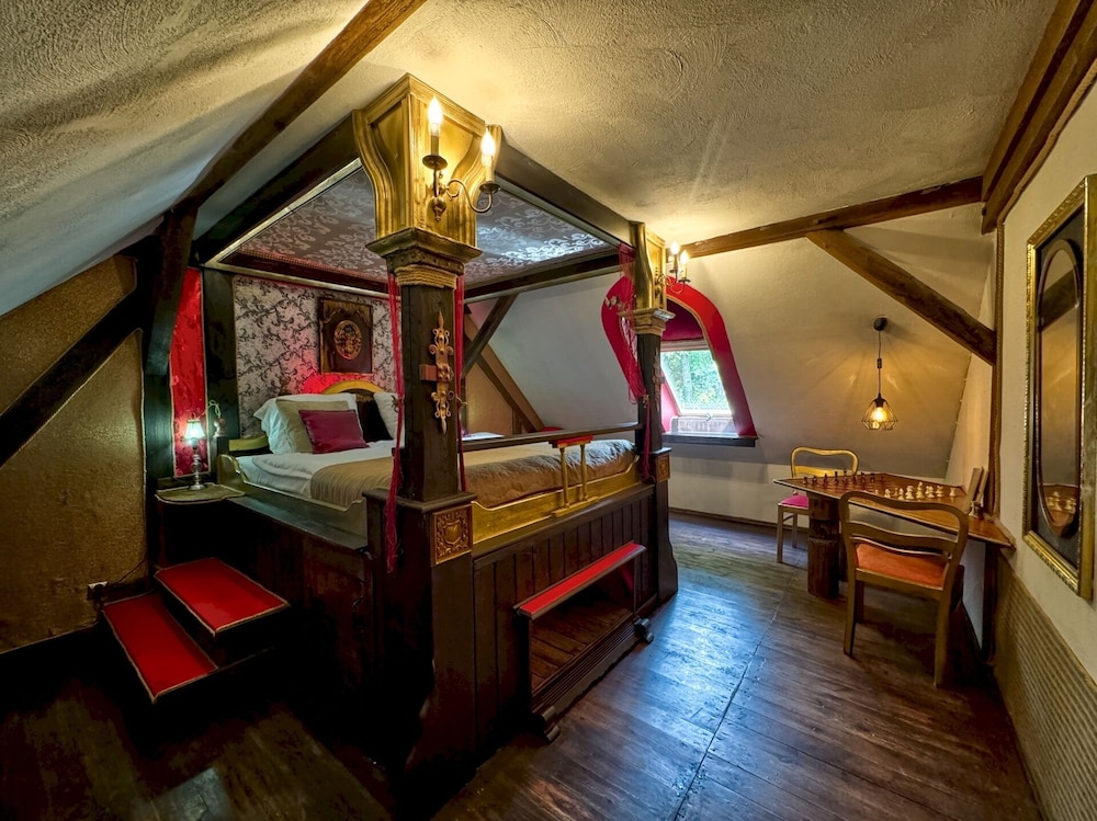 The Oak Lodge