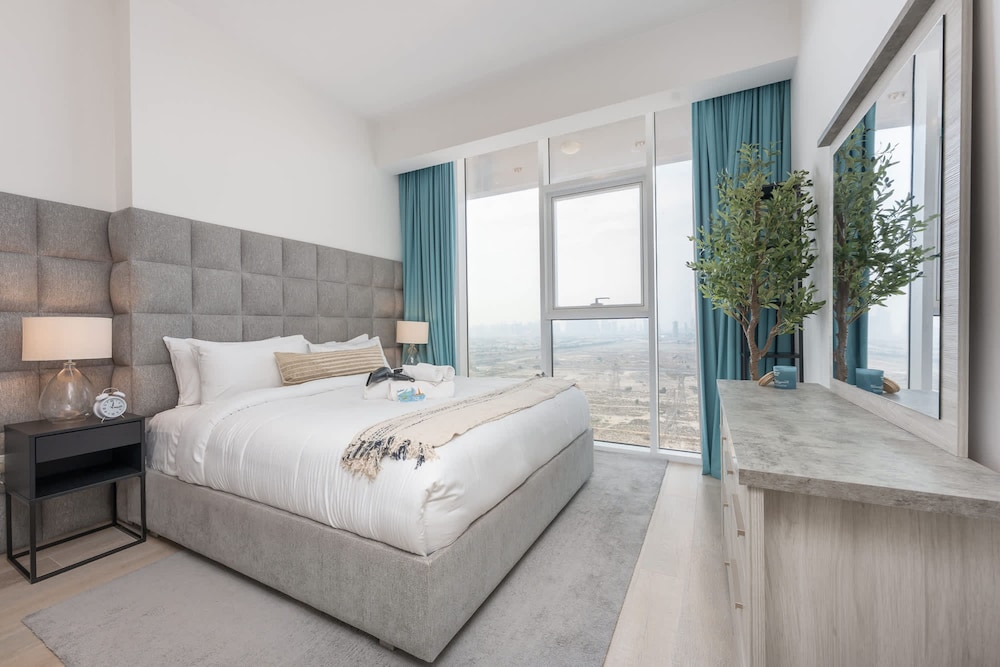 Sophisticated 1 Bedroom Apartment in Bloom Tower B
