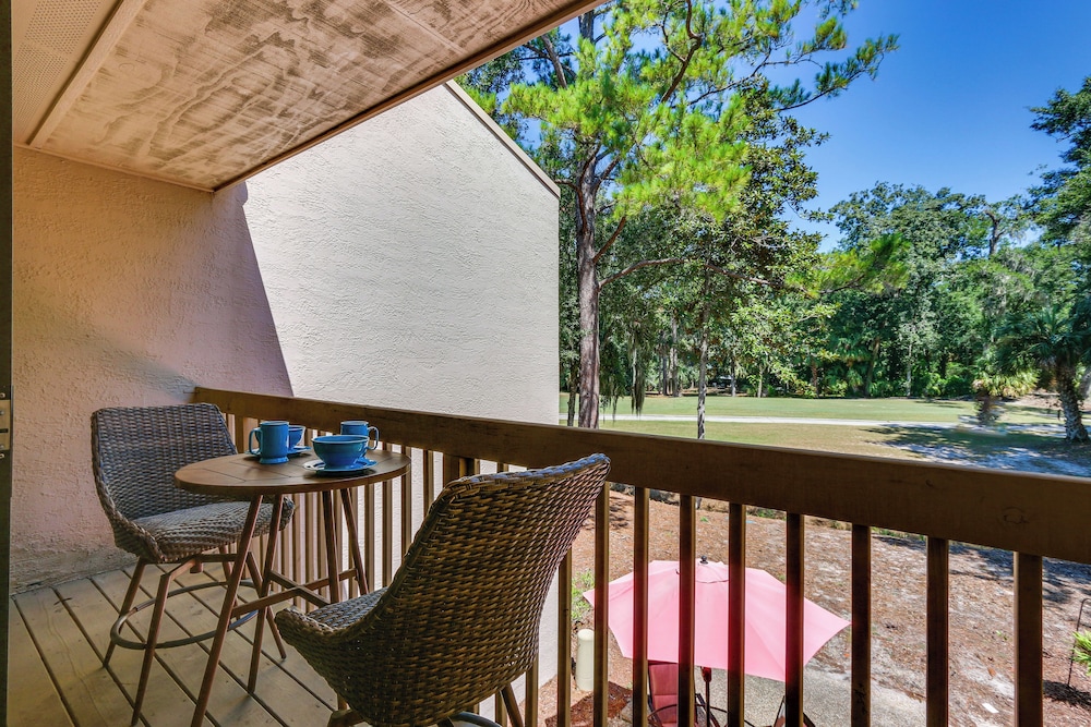 Golf Course Views & Beach Access: Shipyard Villa view 5