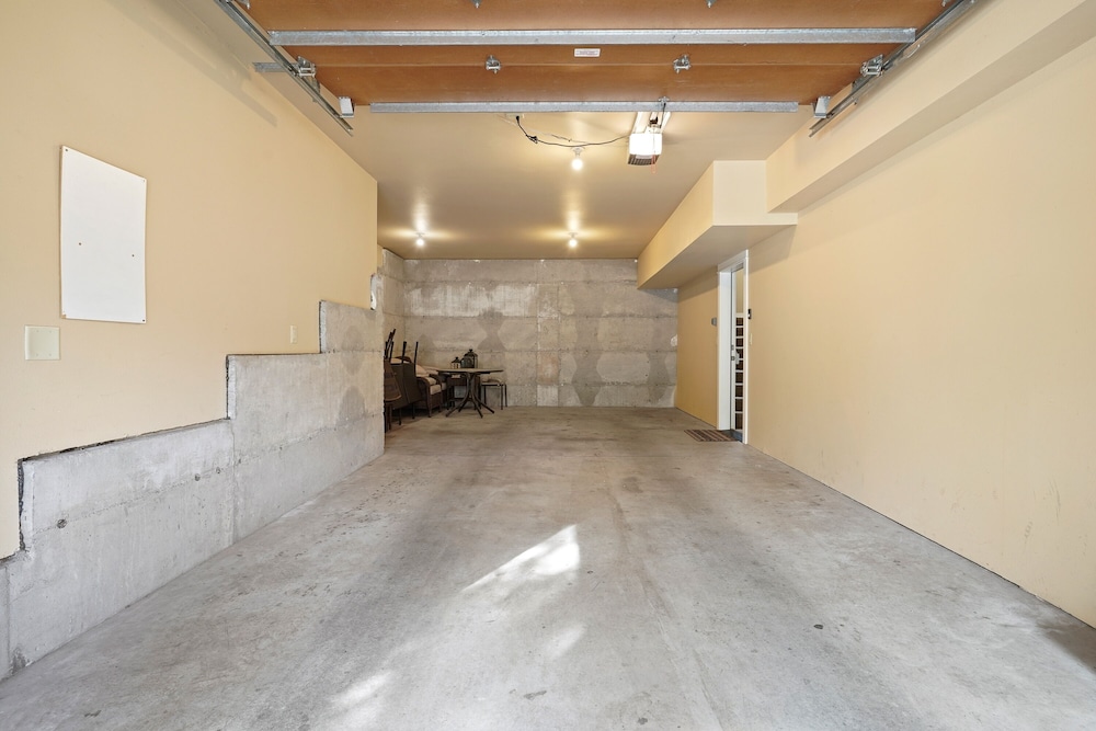 Big Wren 3 Bedroom Home by RedAwning view 4