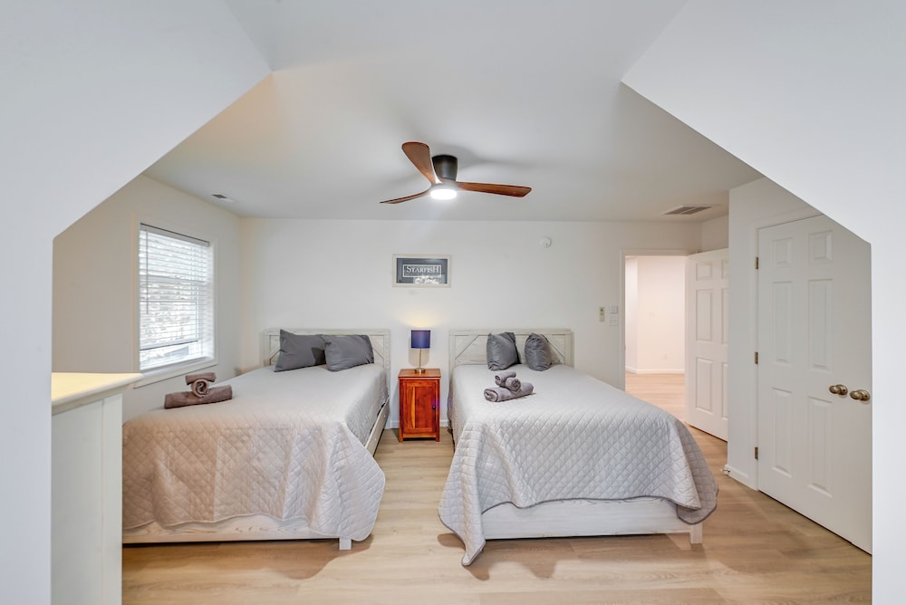 4 Mi to Rehoboth Beach: Cozy Coastal Apt!