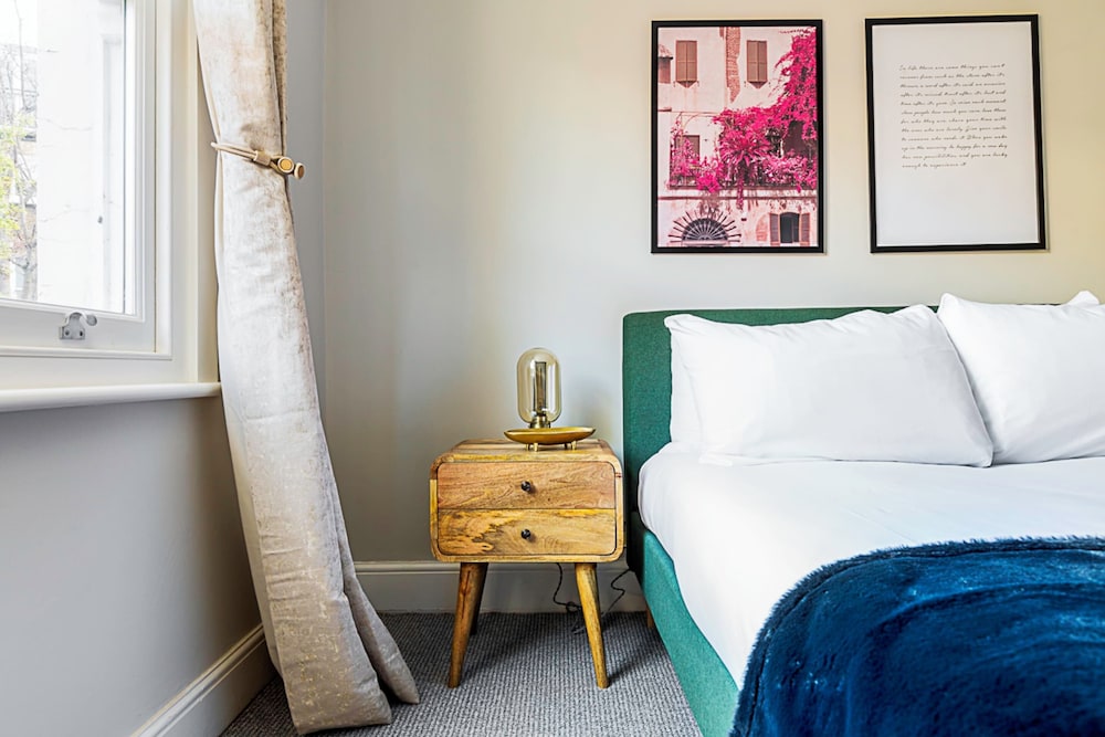 Lovely Bishops Park Flat