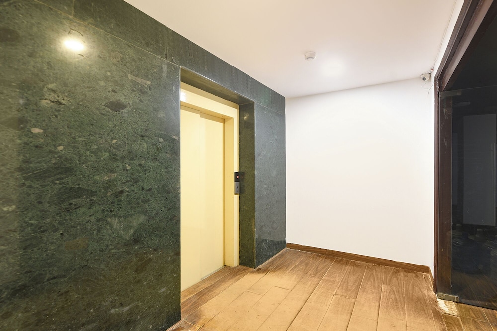 Fabhotel Crescent