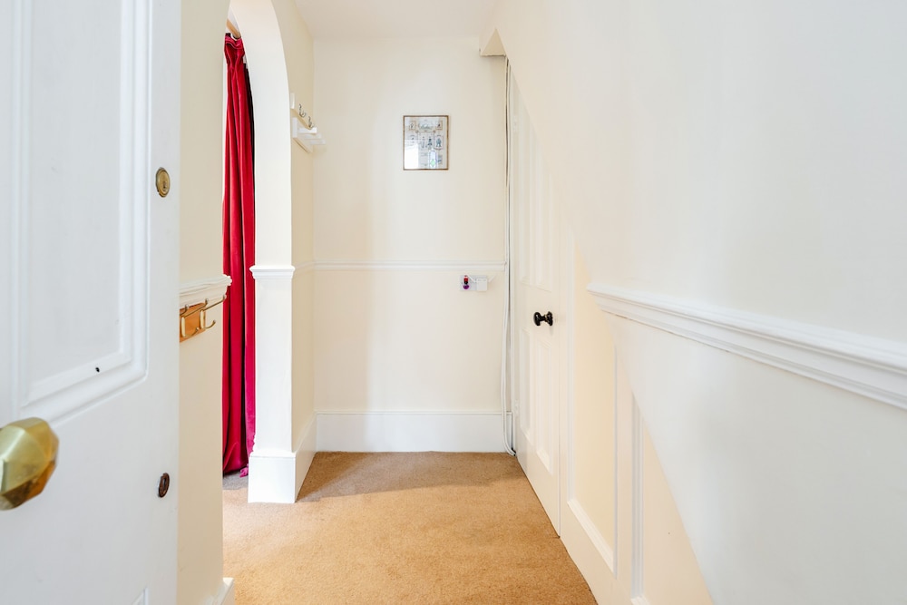 Charming Grand One bedroom