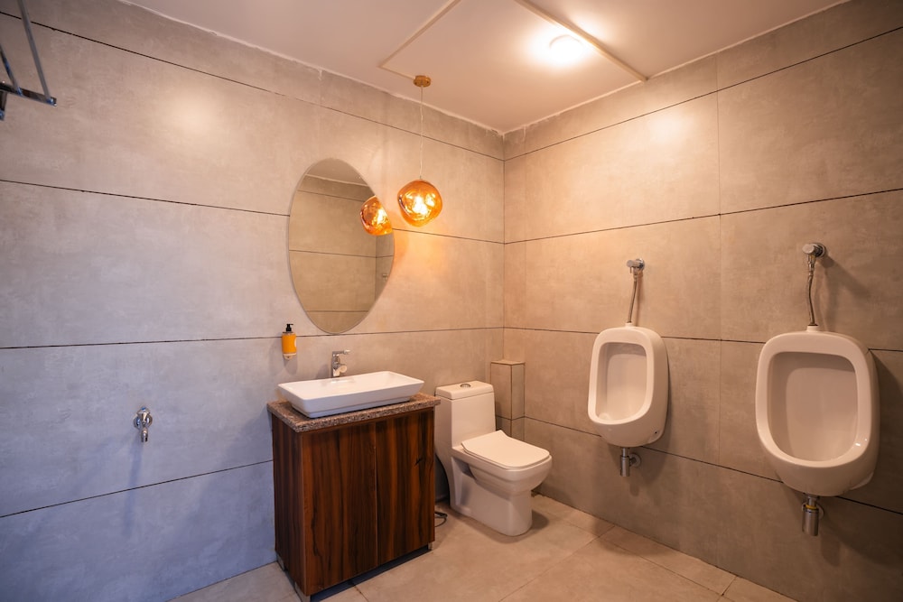 goSTOPS PLUS Gurugram, Baani Square