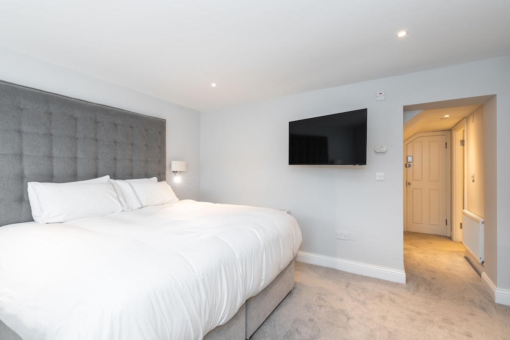 Albert Rooms
