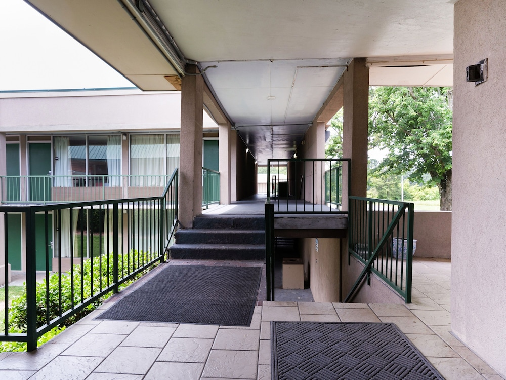 121 Motel Henderson