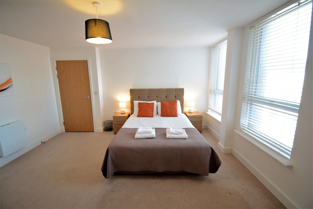 Kennet House Superior Serviced Apartment