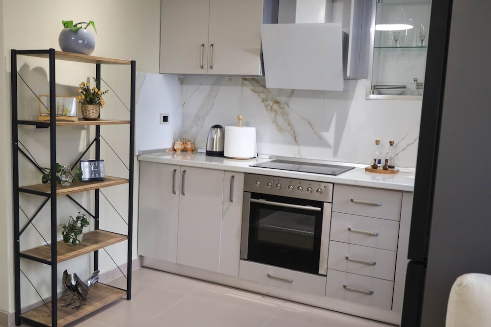 Kron s Apartment in Shkod r