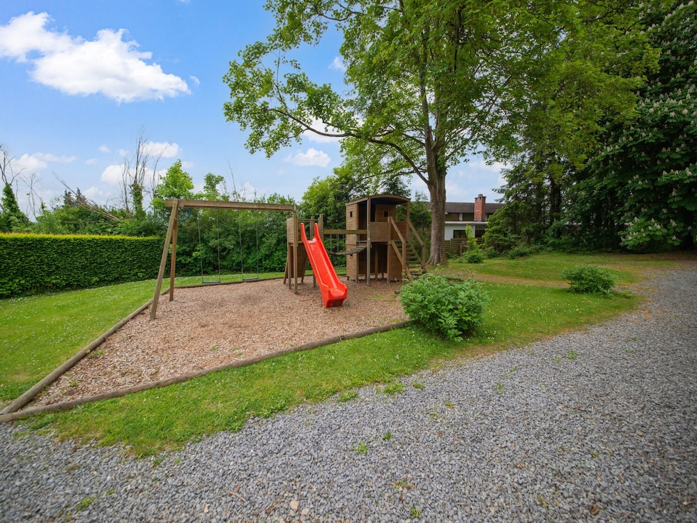 Spacious Villa Near Barvaux