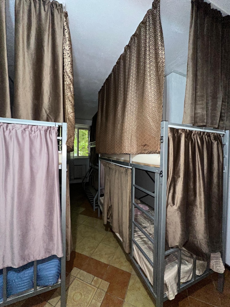 Rooms Tolebi.