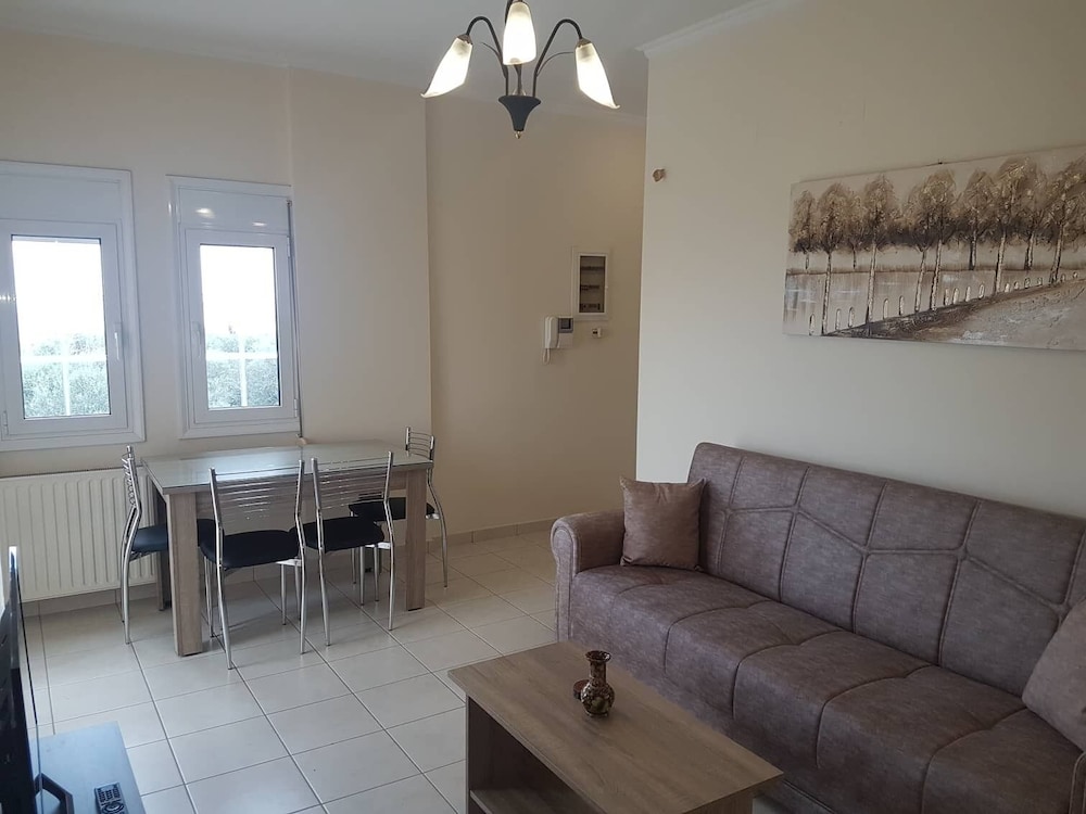 Ria's Sea View Apartment view 4