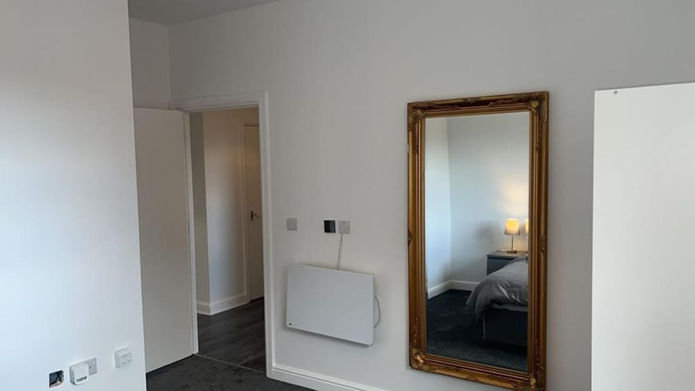 Beautiful 1-bed Apartment in Tipton, photo 29