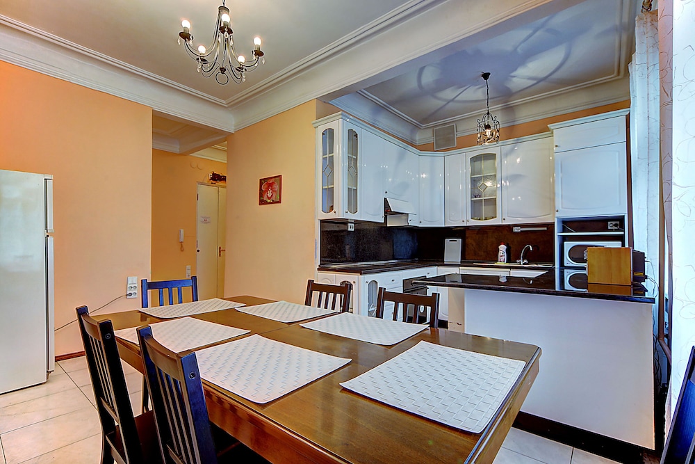 STN Apartments on Rubinsteina view 5