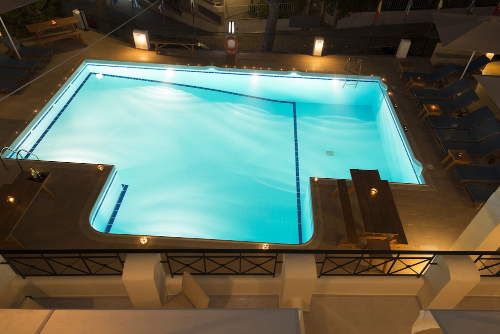 Kostis Villas