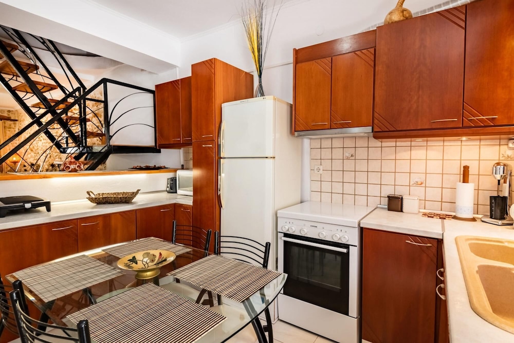 Caza Mavili Top Location - Cozy Interiors view 5