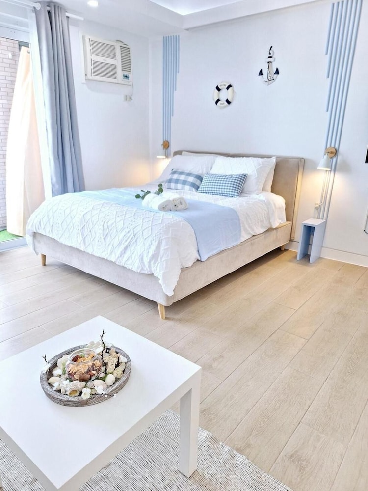 Luxury Coastal, Grand Canal View