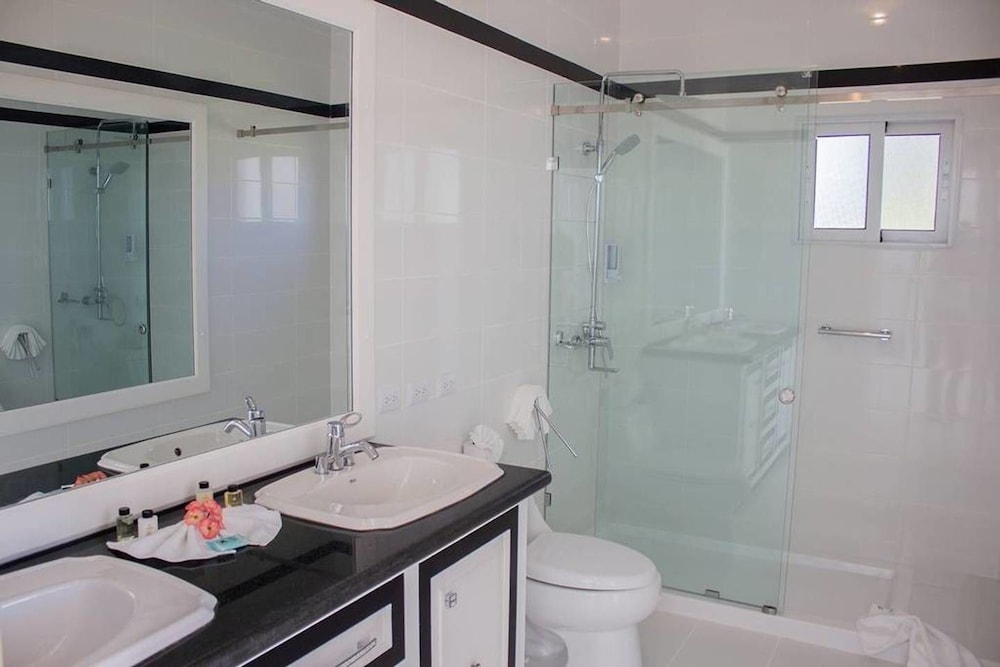 Romantic two Bedroom Deluxe Villa With all Modern Conveniences