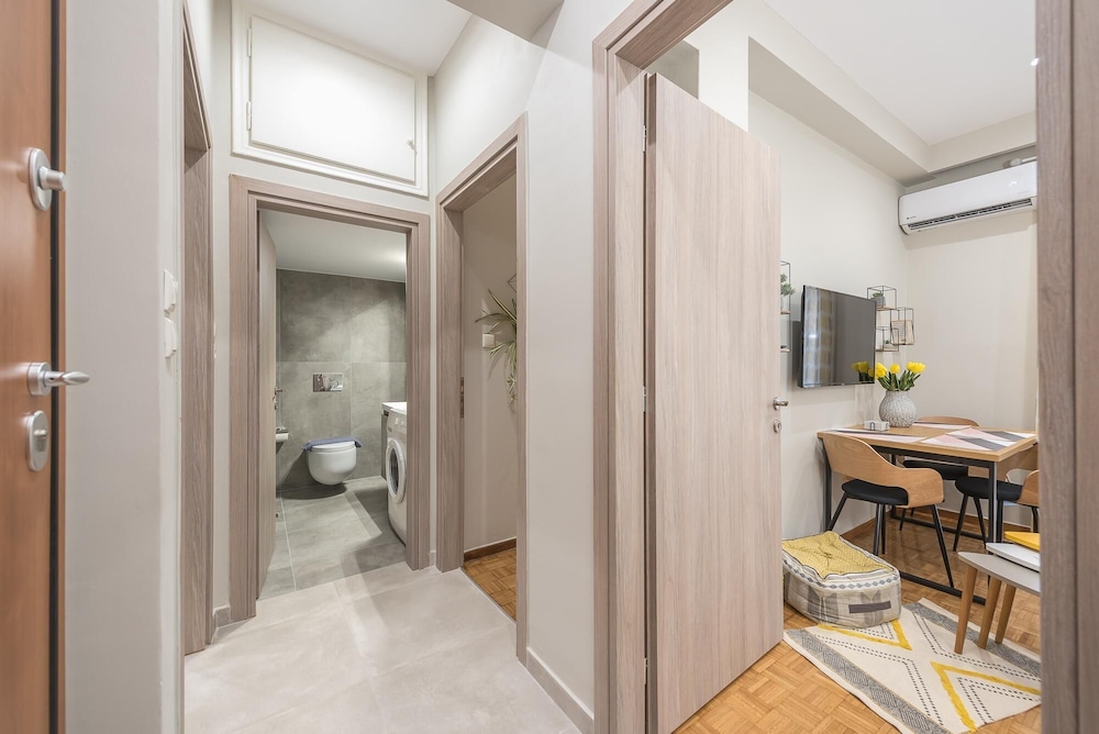 Elegant Mavili Suite by Cloudkeys