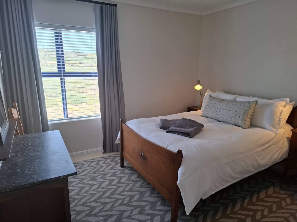 Oosiesrus - Charming Langebaan Villa With Garden View