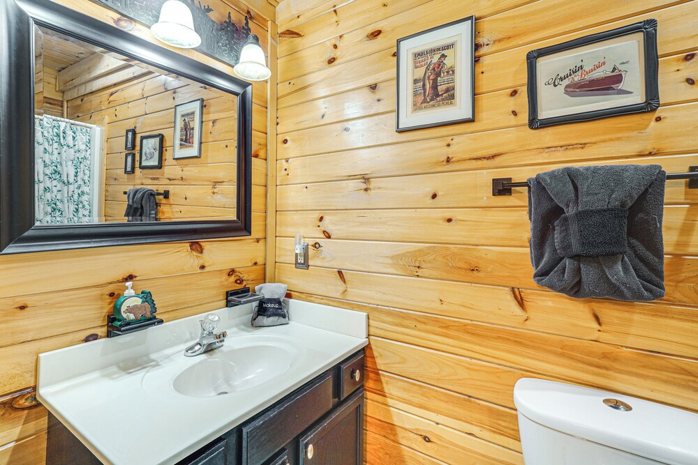 Douglas Lake Access: Family Cabin in Sevierville!